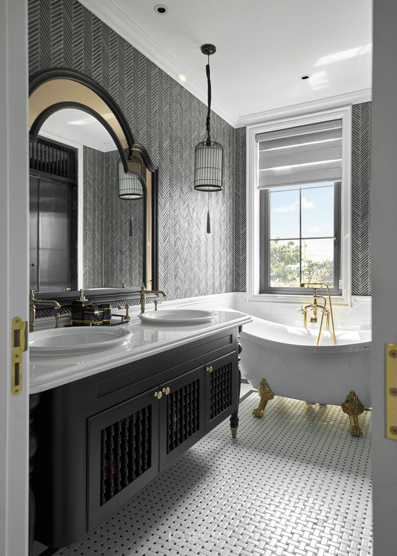 Phòng tắm tiện nghi đúng chất Home Resort 